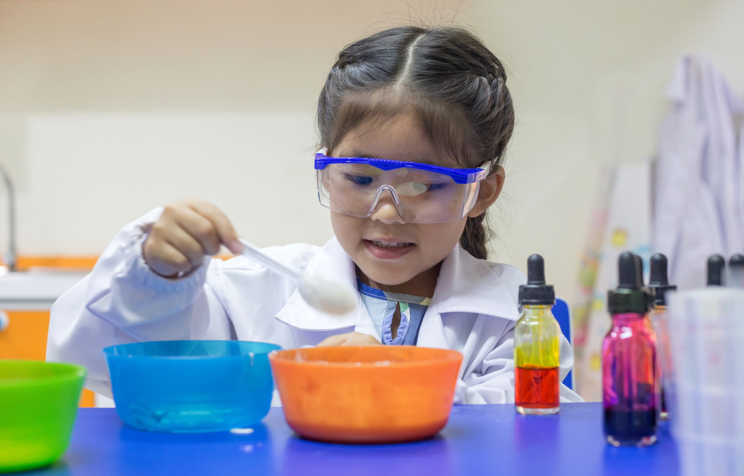 child scientist chemistry lesson