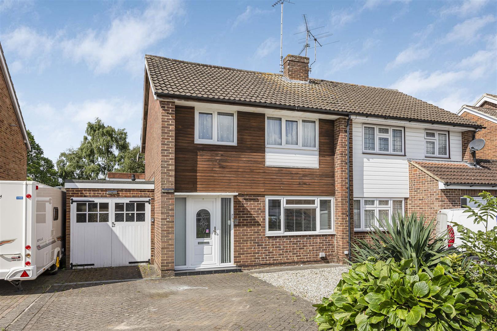 Millbank Crescent, Woodley, Reading