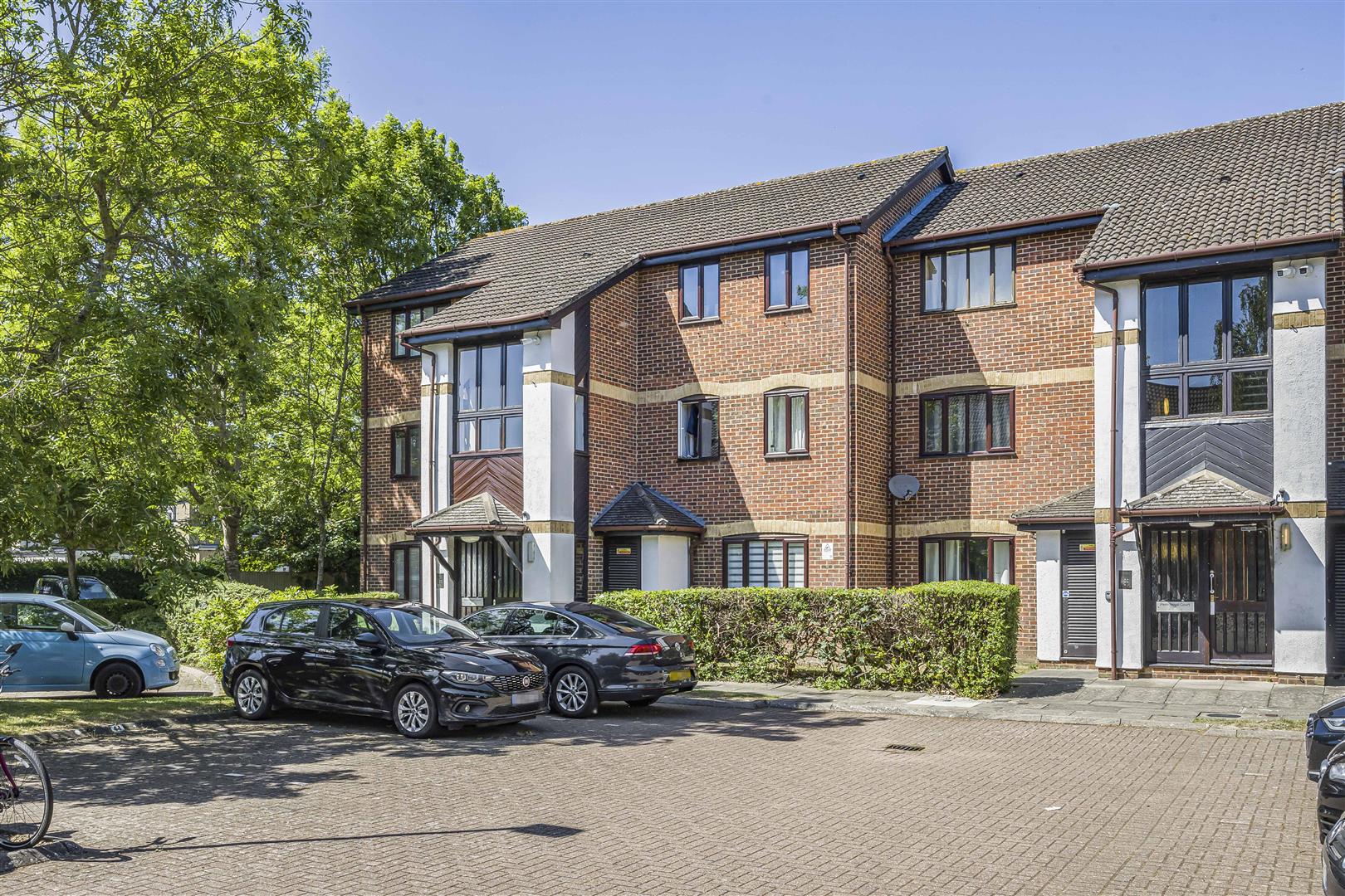 Pennyroyal Court, Reading