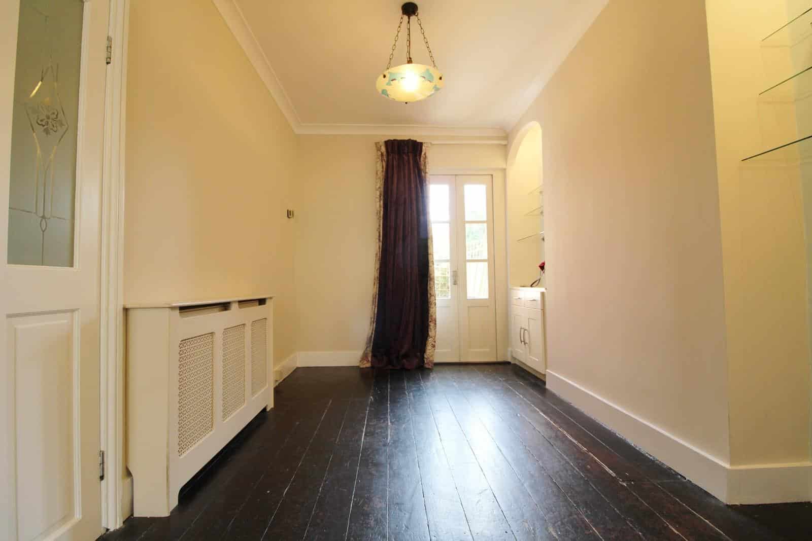 Flat 4, 2 Carters Close, Reading, RG1