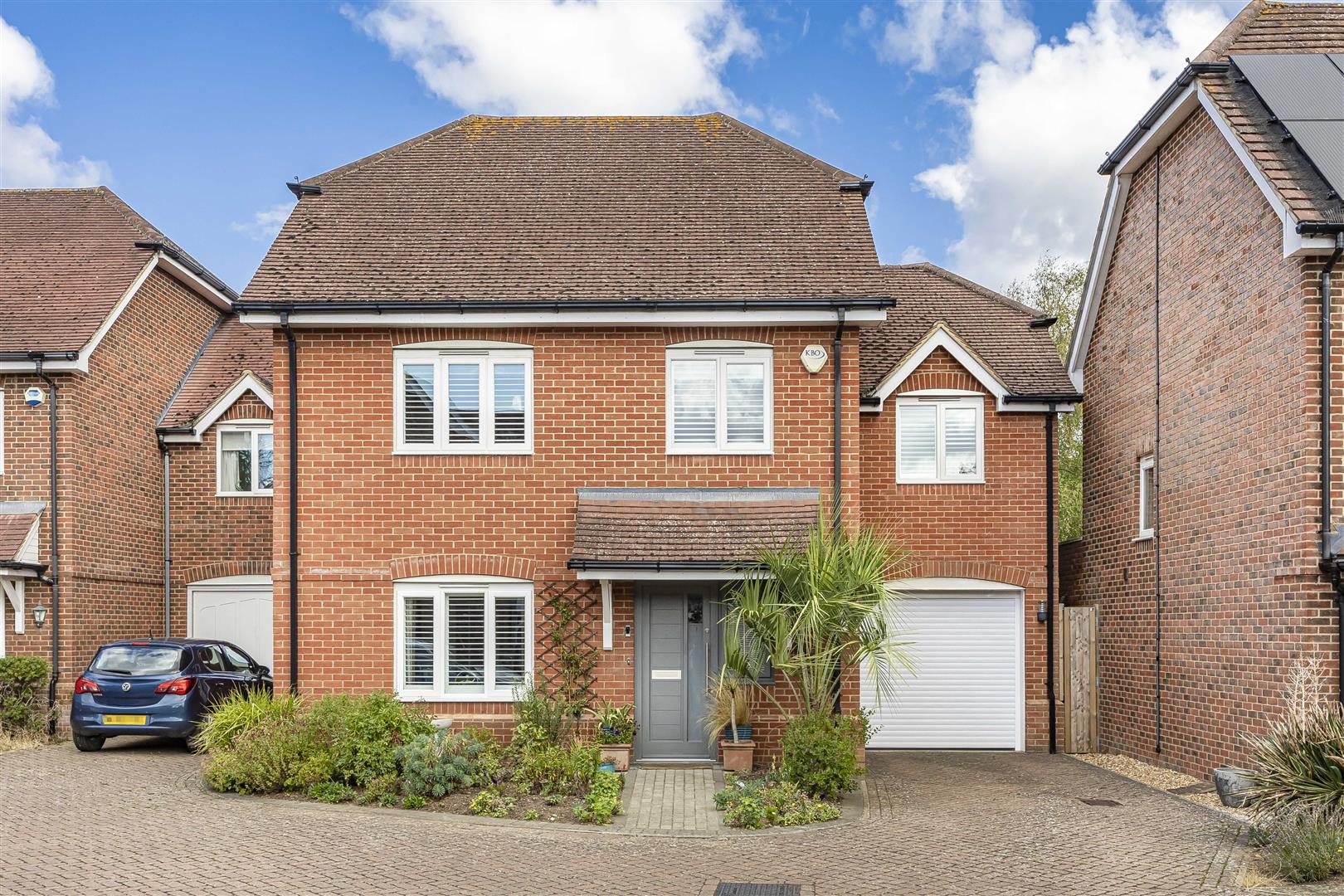 Albany Gardens, Emmer Green