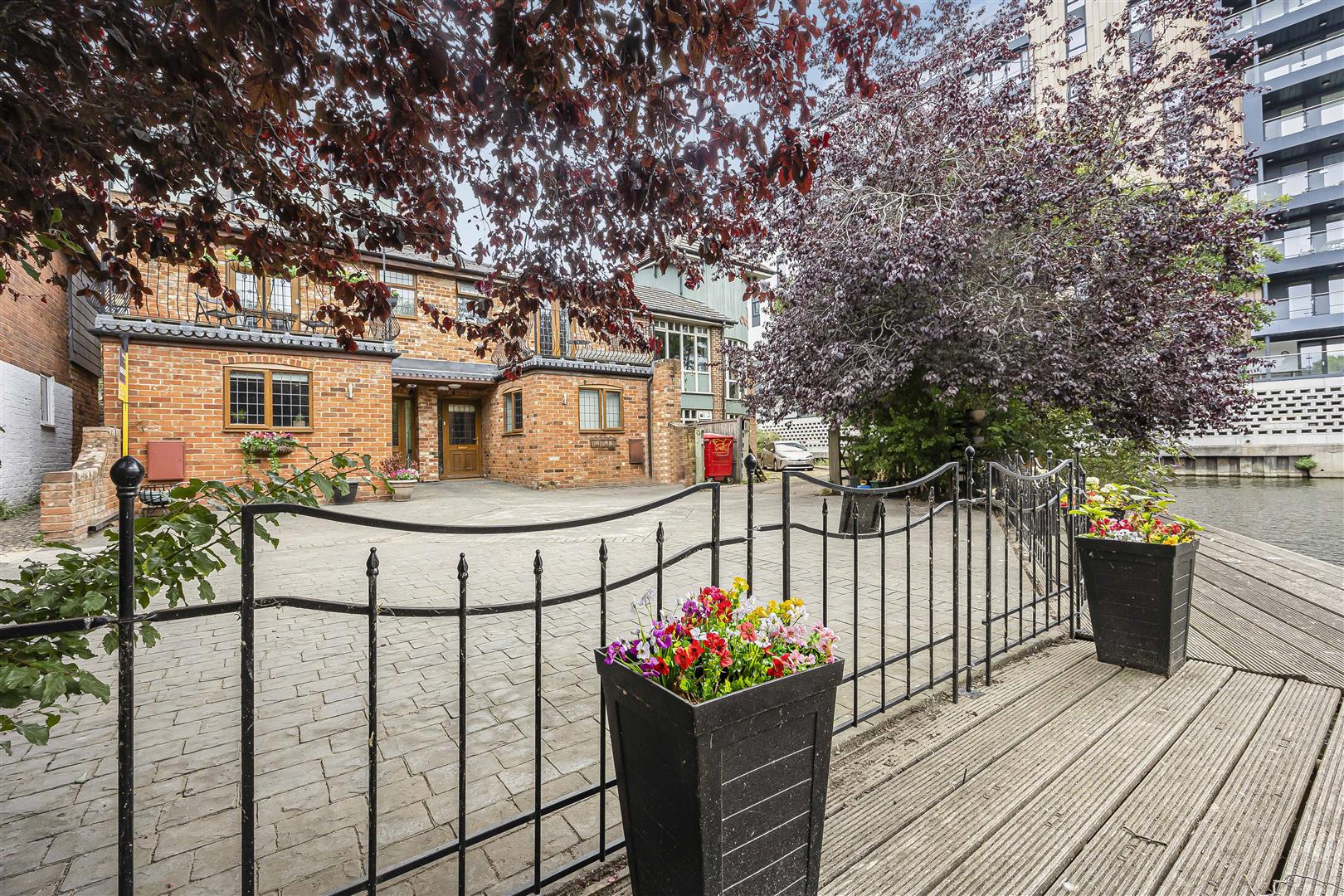 Crane Wharf, Reading
