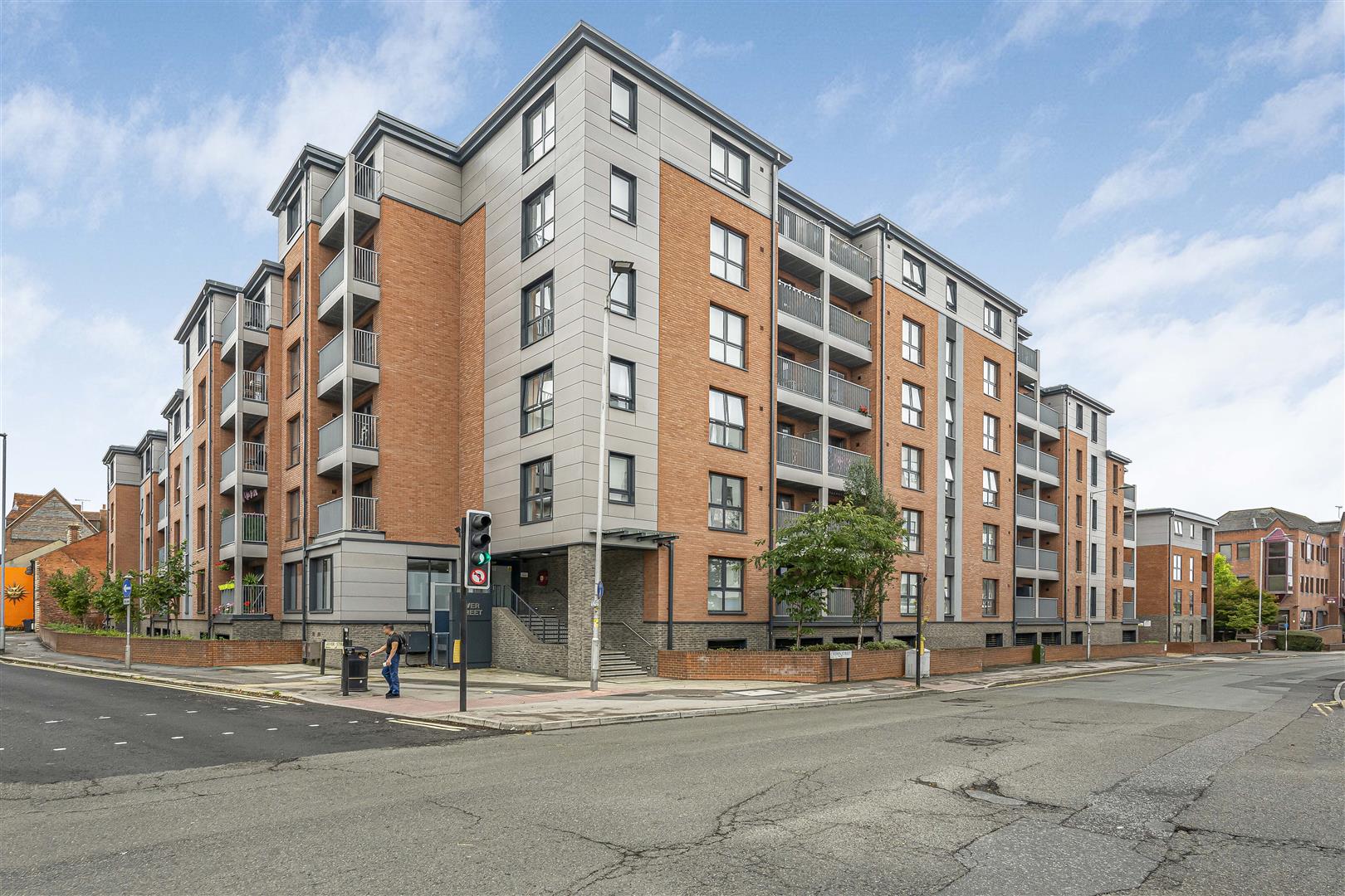 2 Silver Street, Reading