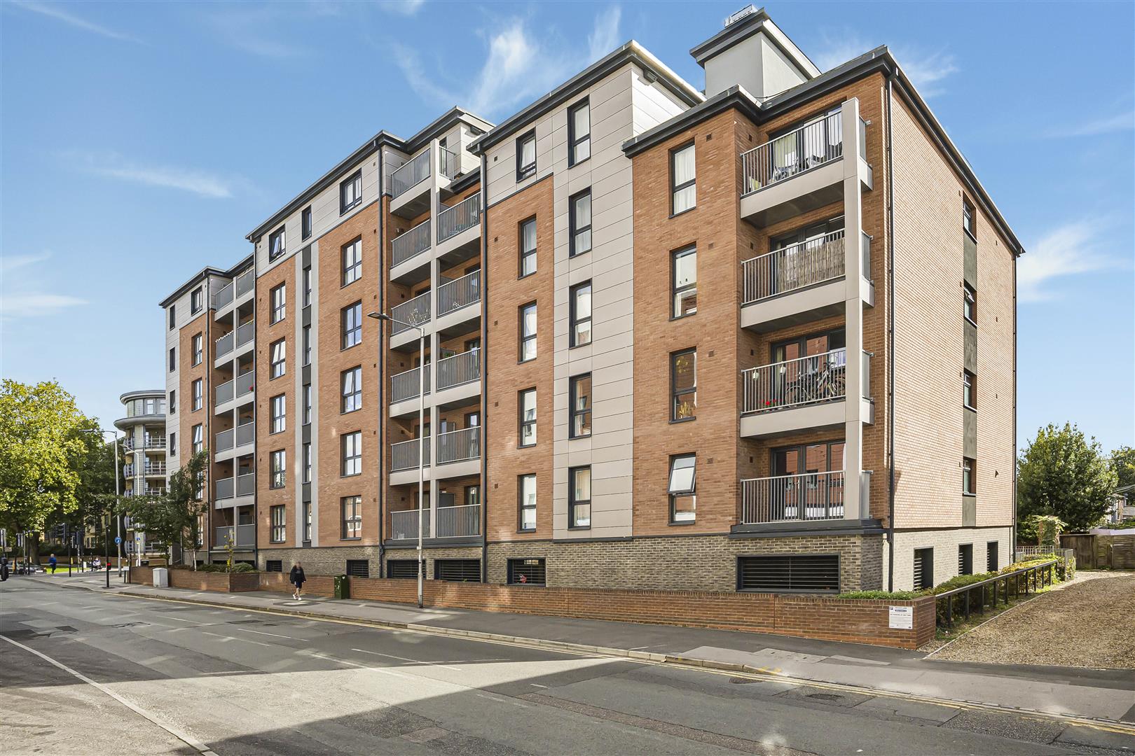 Silver Street, Reading