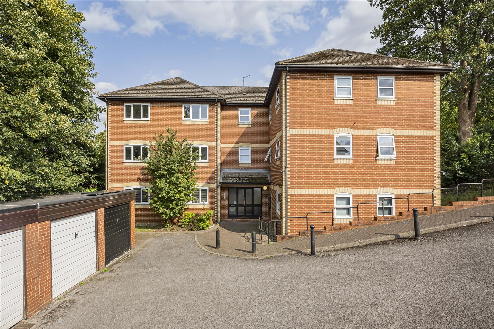 Elm Park Court, Reading, RG30