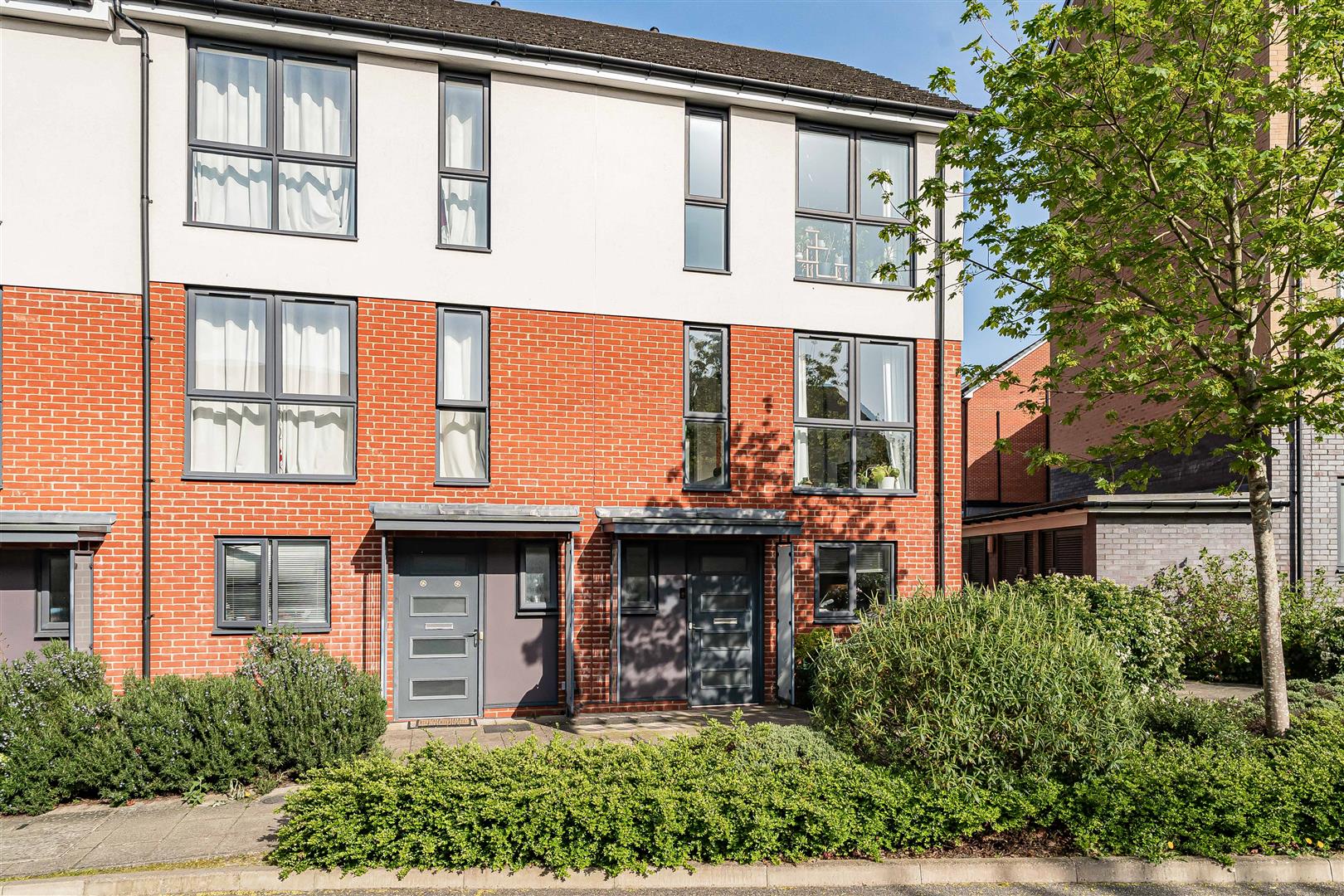 Greenham Avenue, Reading