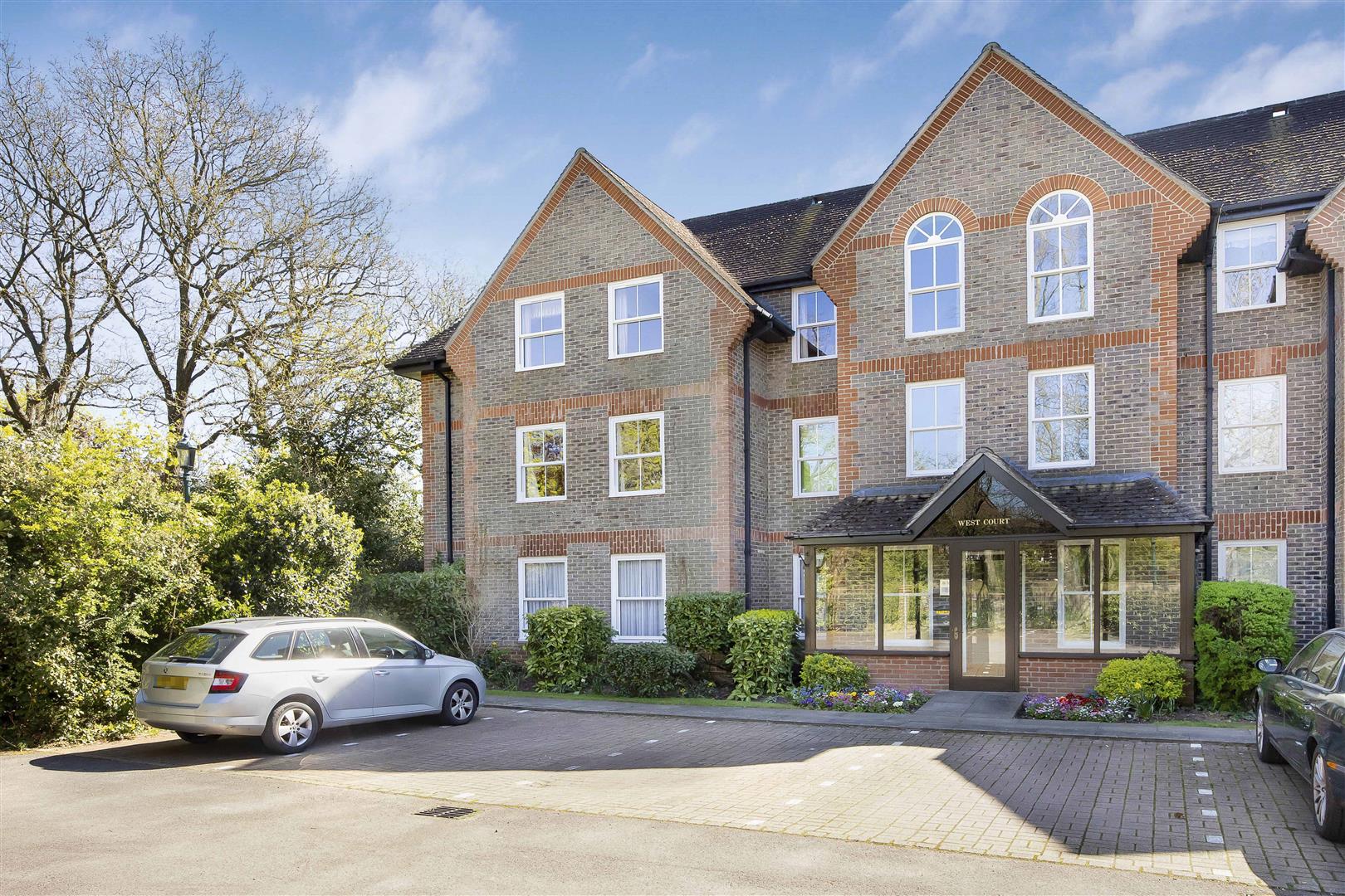 West Drive, Sonning, Reading