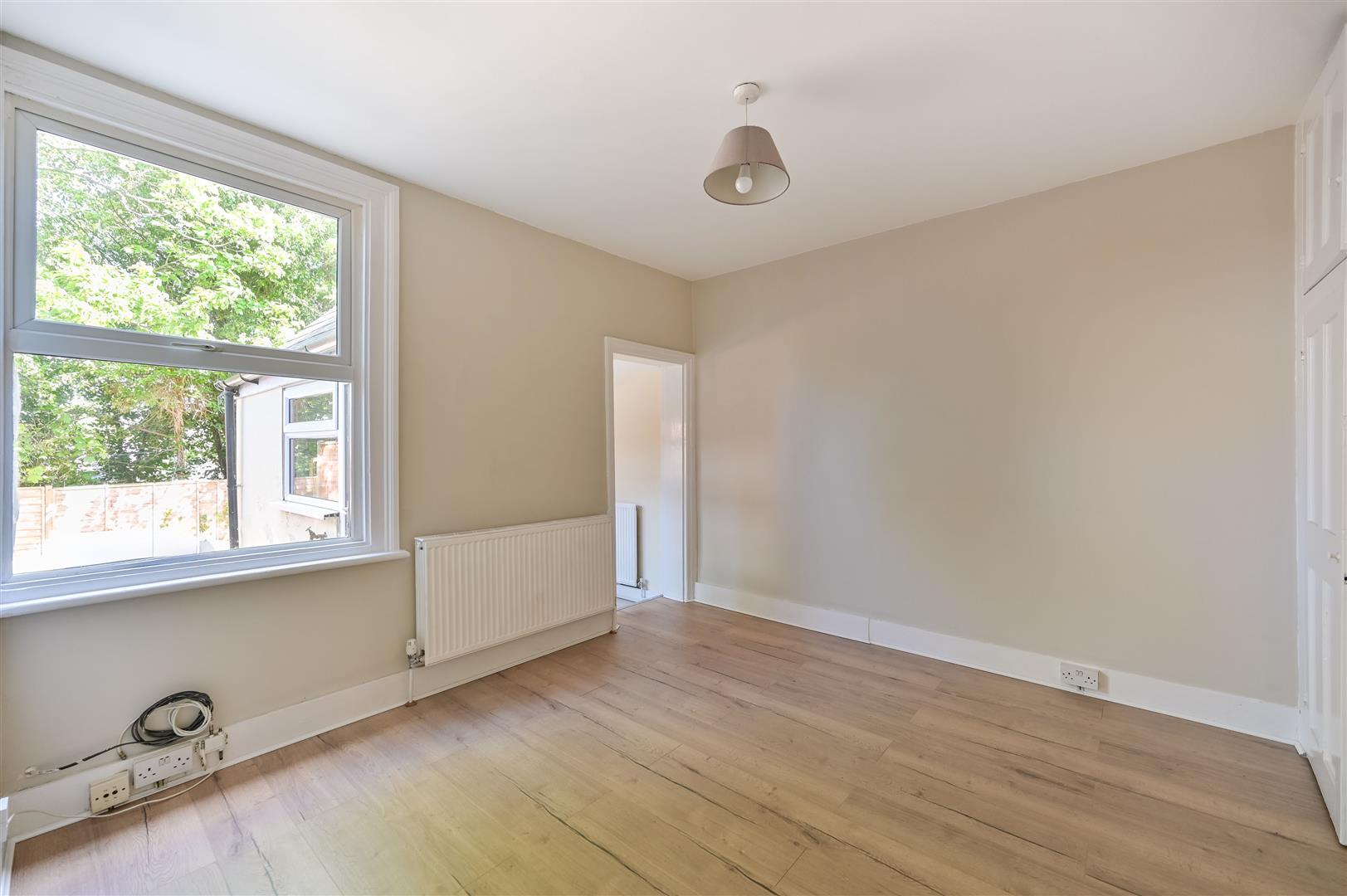 Wokingham Road, Hurst RG10