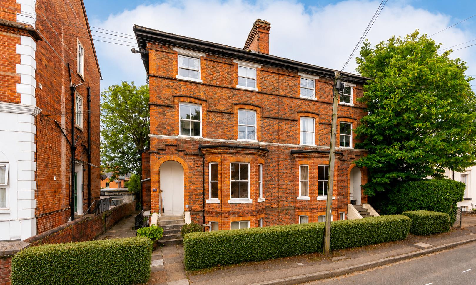 11 Castle Crescent