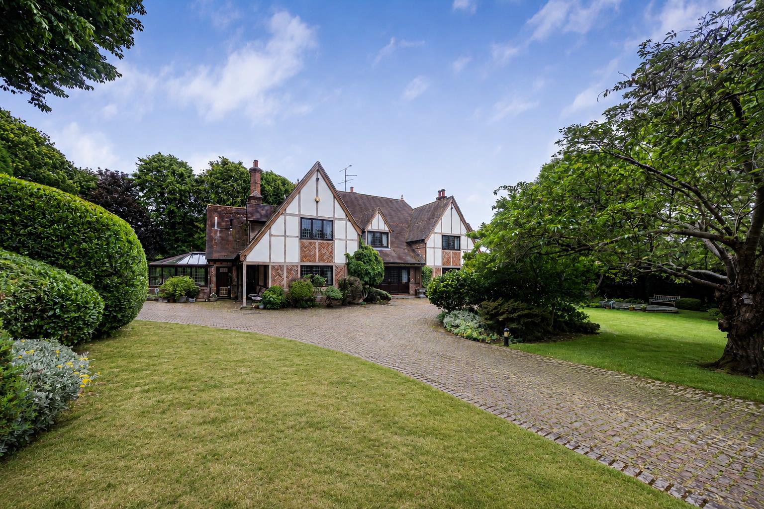 Thames Street, Sonning, Reading
