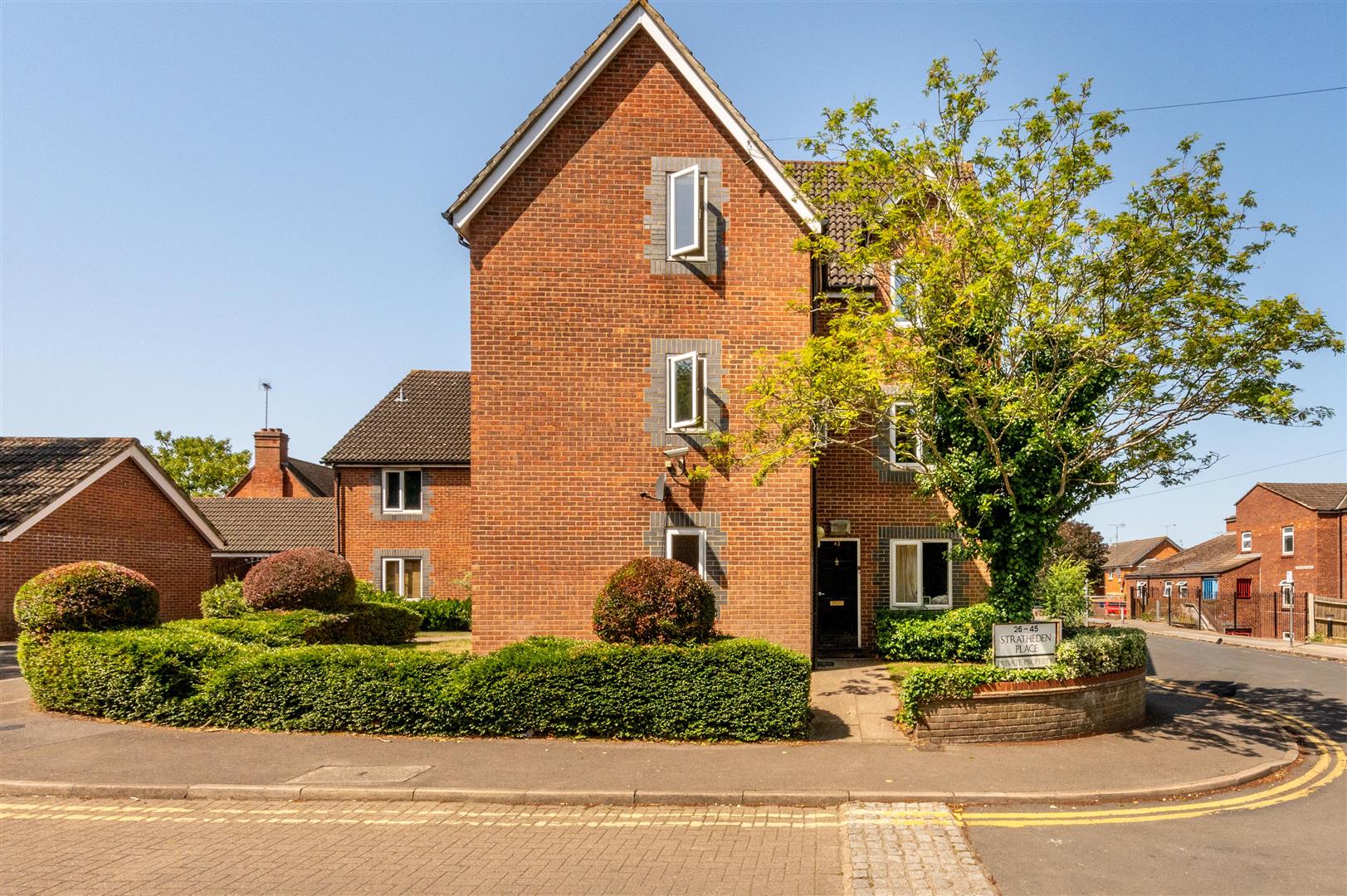 Stratheden Place, Reading RG1