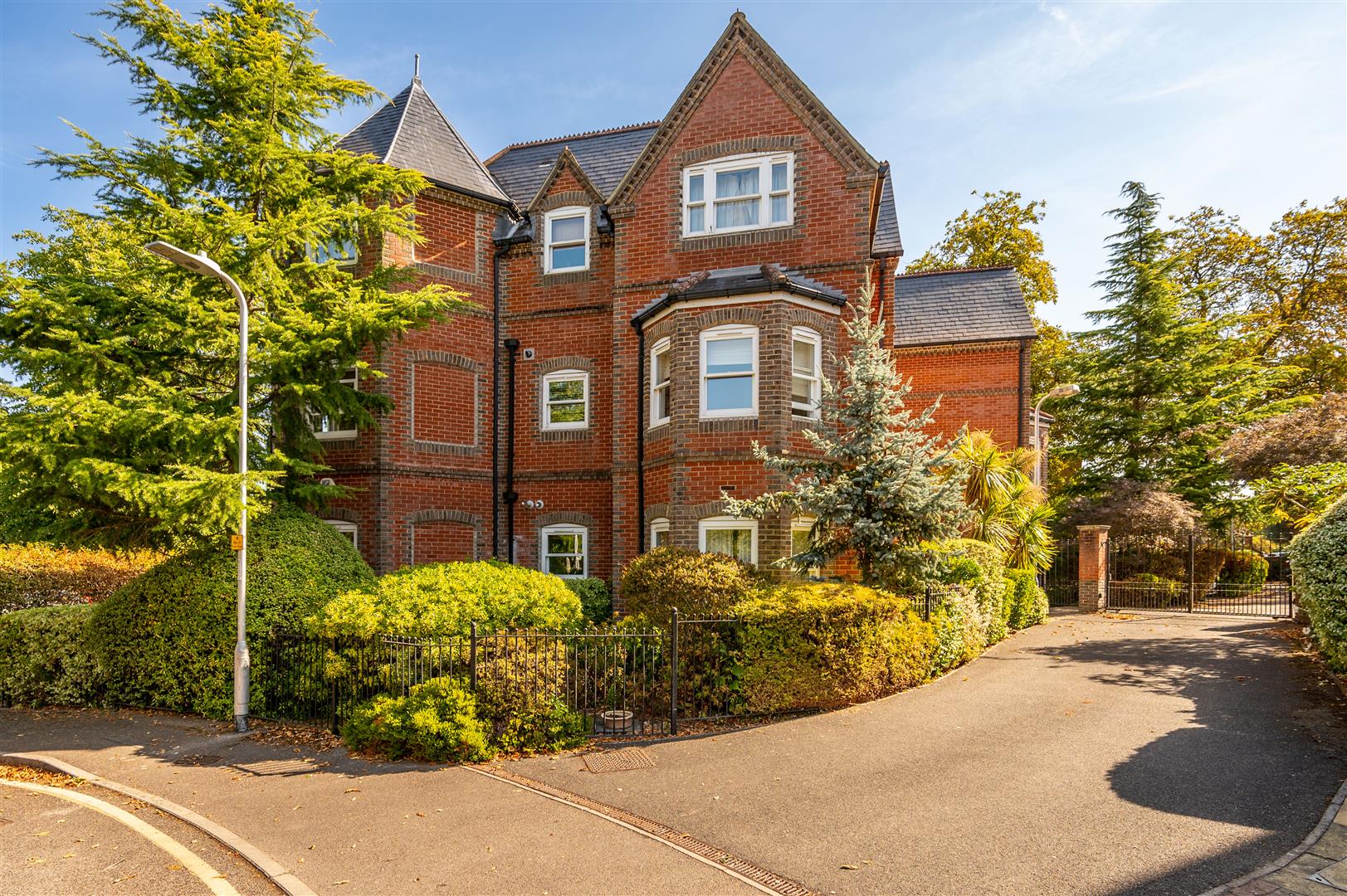 Cadugan Place, Reading RG1