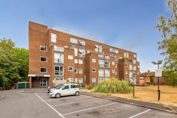 11 Belgravia Court Image