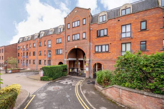 Flat 36, Greys Court Image